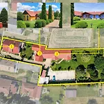 Stimmungsvolle Mit Grossem Garten By Interhome 잘라카로쉬