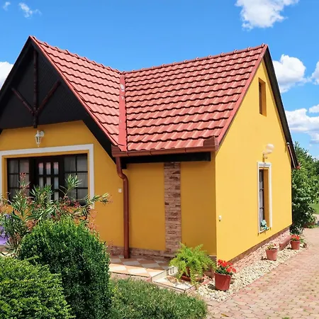 Stimmungsvolle Mit Grossem Garten By Interhome