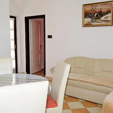 Apartmán Stimmungsvolle Mit Grossem Garten By Interhome *