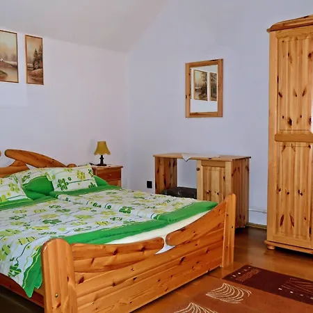 Apartmán Stimmungsvolle Mit Grossem Garten By Interhome