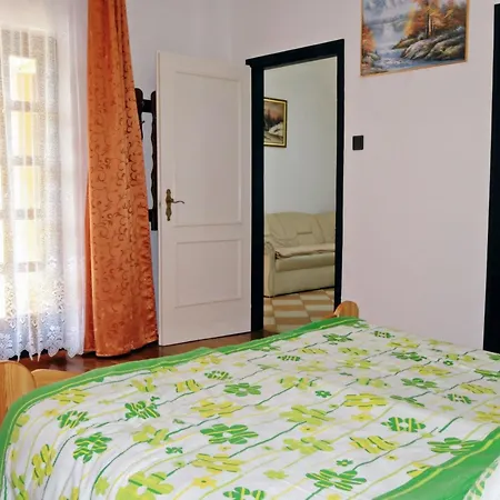 Stimmungsvolle Mit Grossem Garten By Interhome Apartmán