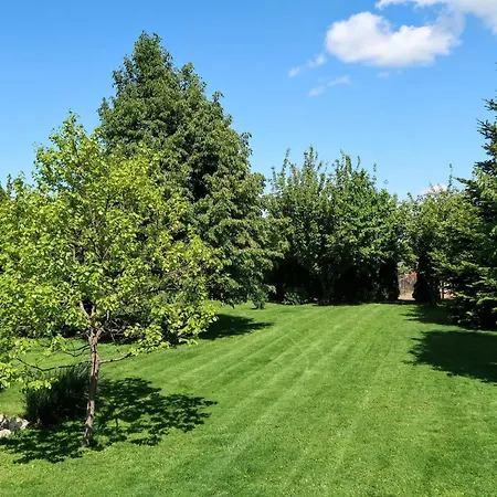 Stimmungsvolle Mit Grossem Garten By Interhome