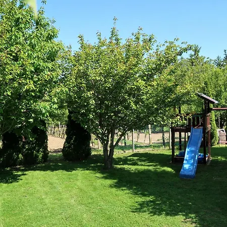 Stimmungsvolle Mit Grossem Garten By Interhome Apartmán