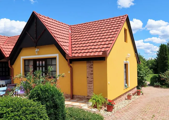 Stimmungsvolle Mit Grossem Garten By Interhome