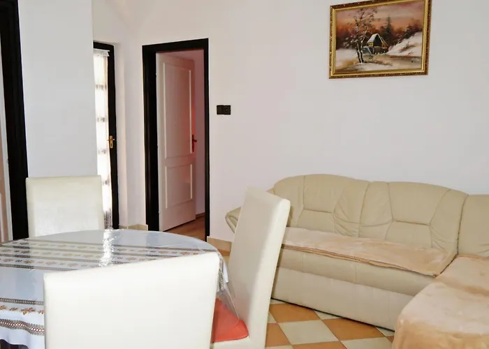 Διαμέρισμα Stimmungsvolle Mit Grossem Garten By Interhome *