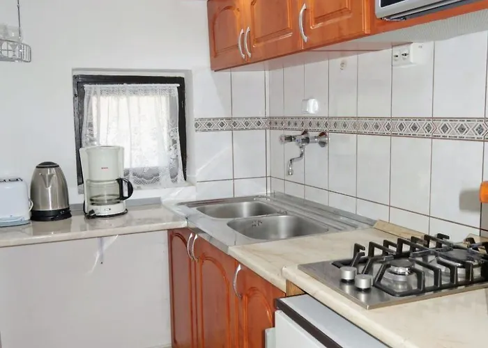 Διαμέρισμα Stimmungsvolle Mit Grossem Garten By Interhome